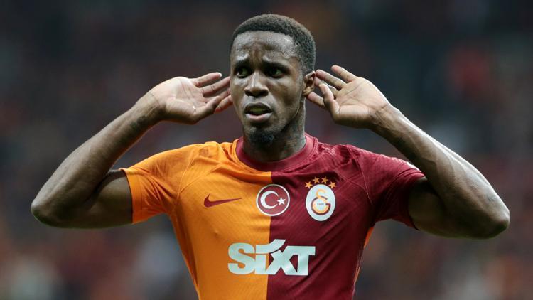 Galatasarayda Wilfried Zaha, Rams Parkı ayağa kaldırdı Premier Ligden sonra bir ilk...