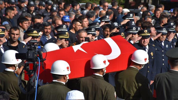 Şehit Er Onur Özbek, son yolculuğuna uğurlandı