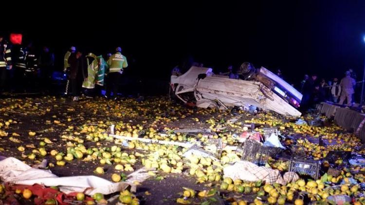 Erzurum-Pasinler yolunda feci kaza: 1 kişi hayatını kaybetti, 3 yaralı