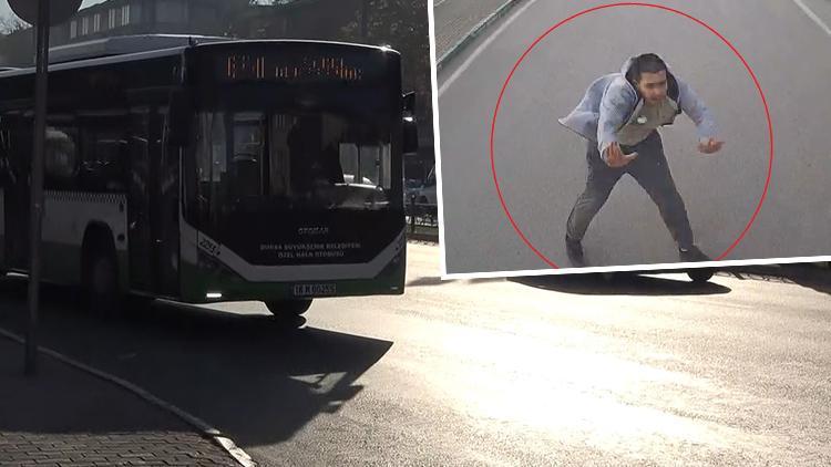Bursada taksiciden kaçarken otobüs çarptı