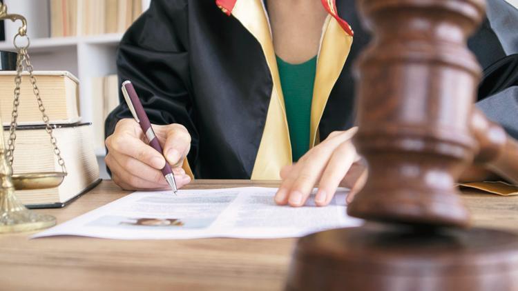 Hukuk bitirmek yetmeyecek avukatlık sınavı geliyor