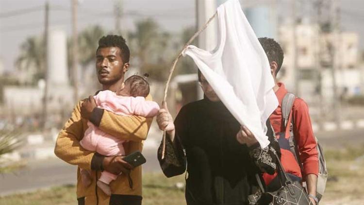 Beyaz bayraklarla tehcir... Gazzenin yüzde 70i yerinden edildi