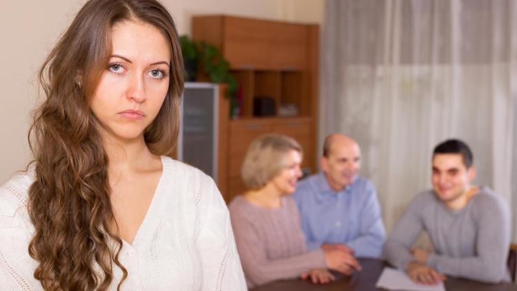 BİR SORUDAN FAZLASI | Eşiniz, ailenizle görüşmenize engel olsa ne yaparsınız?