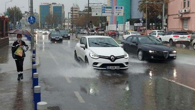 Meteorolojiden İzmir için kuvvetli sağanak uyarısı: Saat verildi