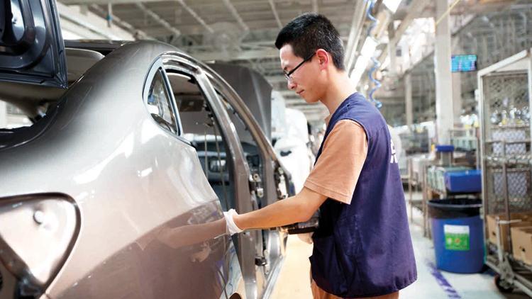 Çinli otomotiv üreticilerinin yıkıcı fiyatlama politikası izlediğini belirten OİB Başkanı Çelik uyardı: Pazarda rekabet bozulmasın