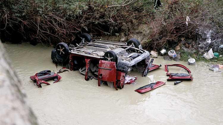 Gediz Nehri’ne uçan otomobilde 3 kişi öldü