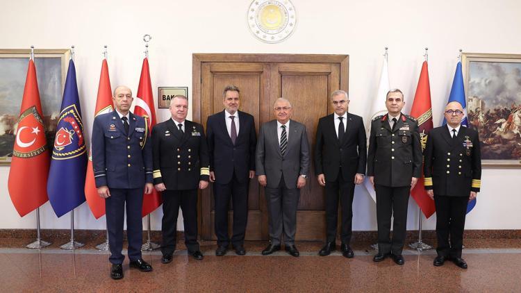 Milli Savunma Bakanı Yaşar Güler, Yunanistan Dışişleri Bakanı Genel Sekreteri Lalacos ile görüştü