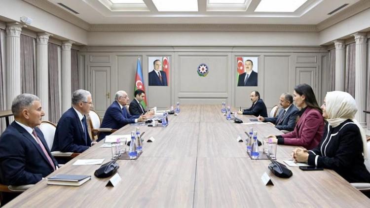Bakan Özhaseki, Azerbaycan Başbakanı Asadov ile bir araya geldi