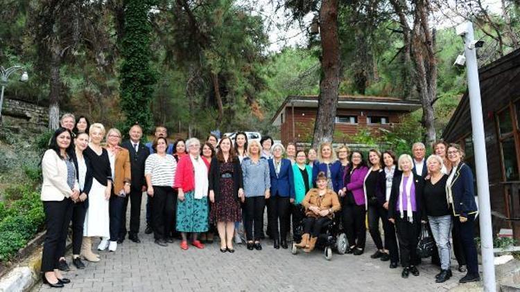 İzmir kadın politikaları Balçovada konuşuldu