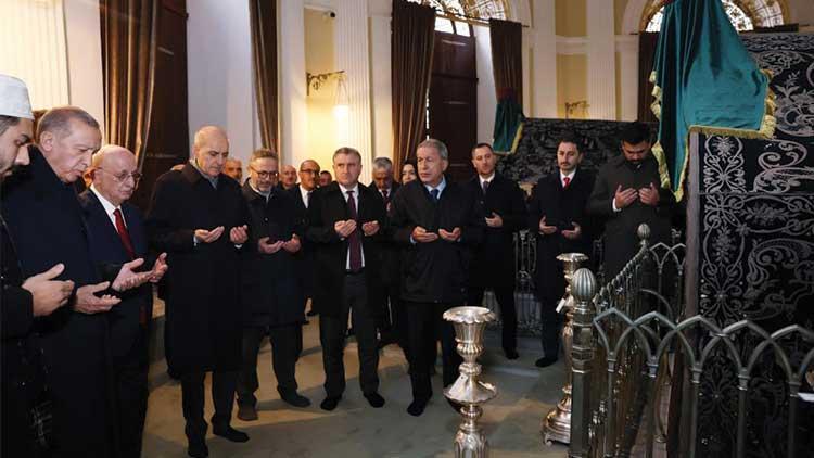 Cumhurbaşkanı Erdoğan, Sultan 2. Abdülhamid Hanın türbesini ziyaret etti