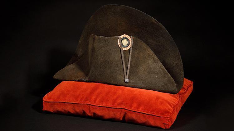 Napolyonun şapkası 1,9 milyon euroya alıcı buldu Alan kişi bilinmiyor