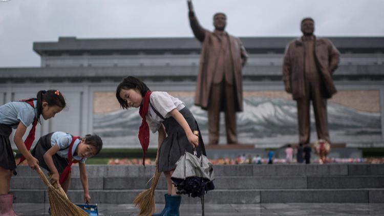 Şiirinde Kuzey Koreyi övdü, 14 ay hapis cezasına çarptırıldı