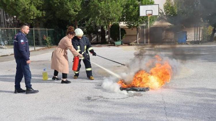 Marmariste belediye personele yangına ilk müdahale eğitimi