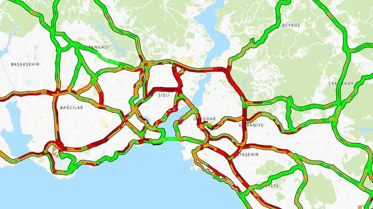 İstanbul sağanak trafiği felç etti: Yoğunluk yüzde 90a ulaştı