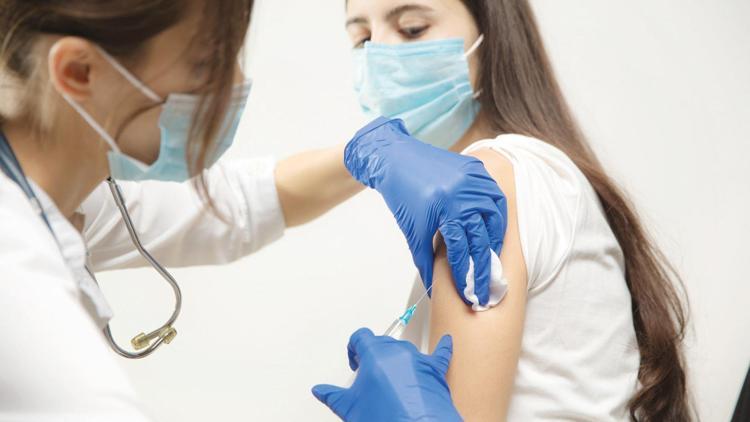 Prof. Dr. Melih Us uyardı: ‘Covid-19 aşısı öldürür’ yalanlarına inanmayın