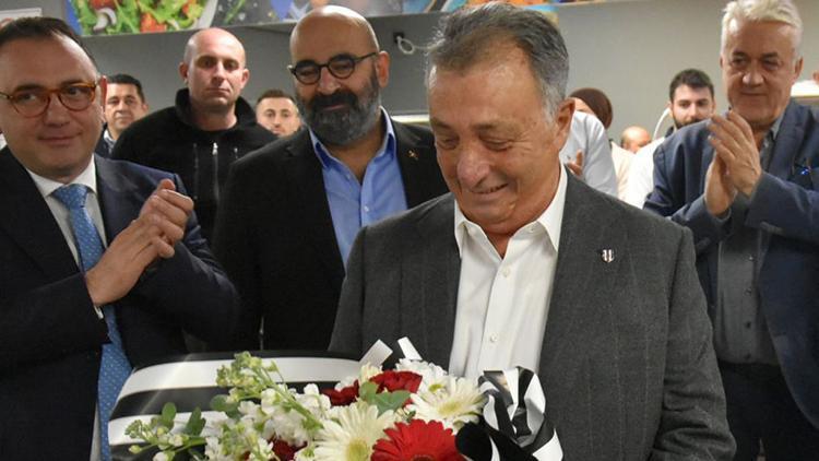Beşiktaşta Başkan Ahmet Nur Çebi veda etti