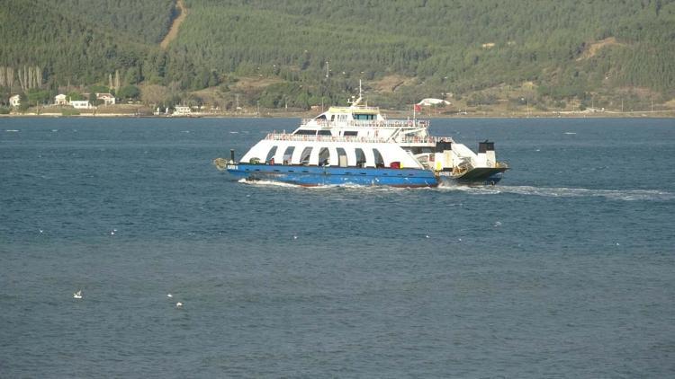 Çanakkalede, Gökçeada ve Bozcaada feribot seferlerine fırtına engeli