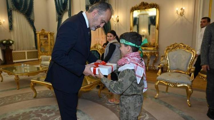Filistinli çocuklardan Başkan Aktaş’a ziyaret