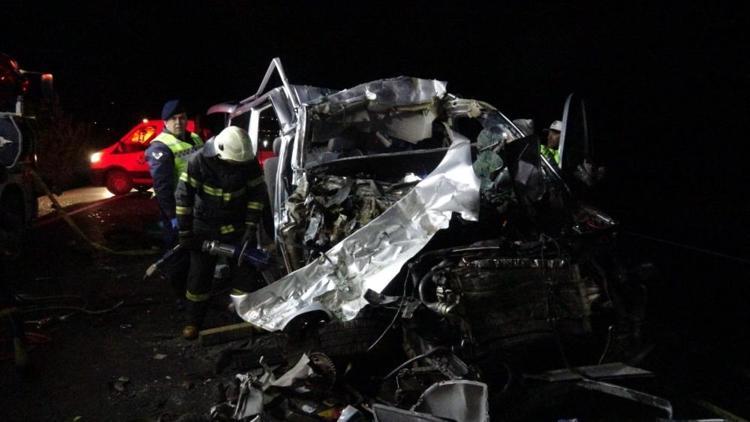 Tokatta feci kaza 5 kişi hayatını kaybetti