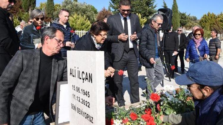 Foça eski belediye başkanlarından Ali İlçan ölüm yıldönümünde mezarı başında anıldı