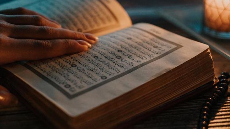 AMENERRASULÜ SURESİ: Amenerrasulü Suresi Oku - Amenerrasulü Duası Türkçe Arapça Okunuşu ve Anlamı (Diyanet Meali)