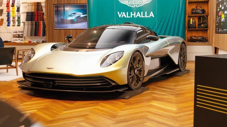 120 milyon TL’lik Aston Martin’e 4 Türk talip