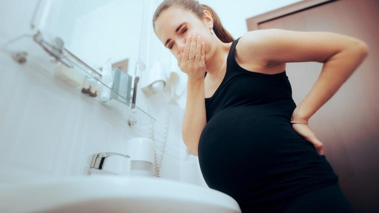 Hamilelikte yaşanan şiddetli bulantıların sebebi meğer o hormonmuş… ‘Doktorlar bulantıları önemsemedi, 15 haftalıkken düşük yaptım’