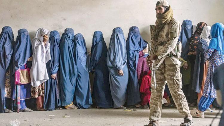 Taliban kadınları ‘hapisle’ koruyor