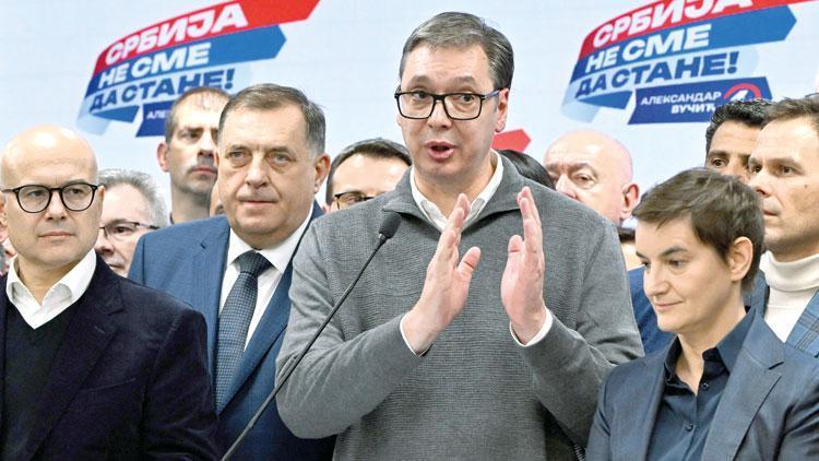 Muhalefet iddia etti: Belgrad’da hile yaptılar Sırbistan’da zafer Vucic’in partisinin