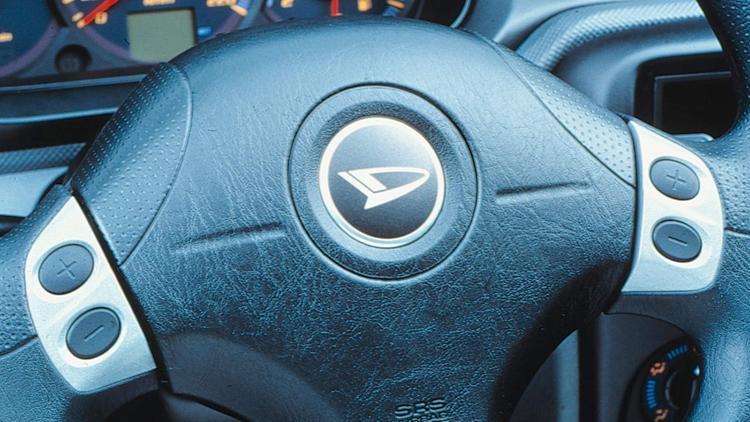 Toyotanın sahibi olduğu Daihatsunun adı skandala karıştı Sevkiyatlar durduruldu