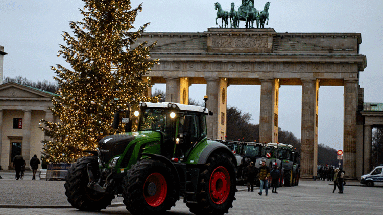 Almanya’da traktörlüler, Fransa’da sarı yelekliler