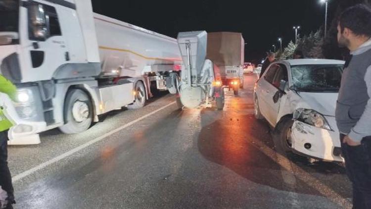 Otomobille çarpışan motosikletli yaralandı