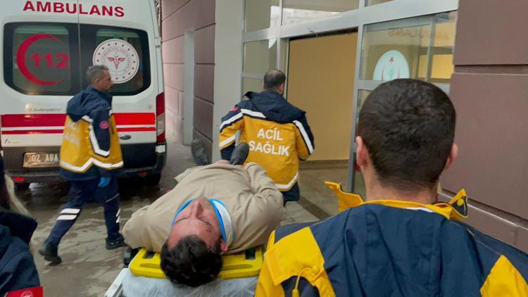 Adıyamanda askerleri taşıyan zırhlı araç devrildi: 3 yaralı