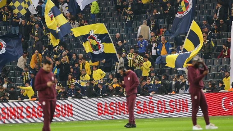 Fenerbahçe - Galatasaray derbisinde 3 yıldız kadro dışında kaldı