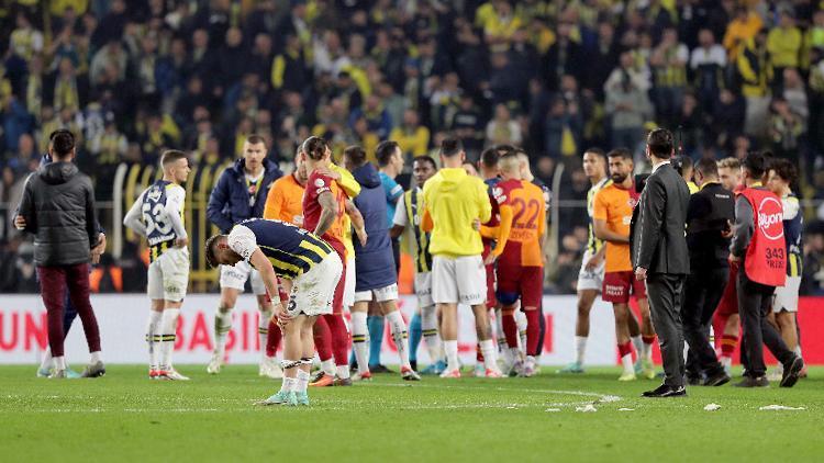Fenerbahçe - Galatasaray derbisinde soyunma odası koridorlarında arbede çıktı Okan Buruk çok öfkelendi