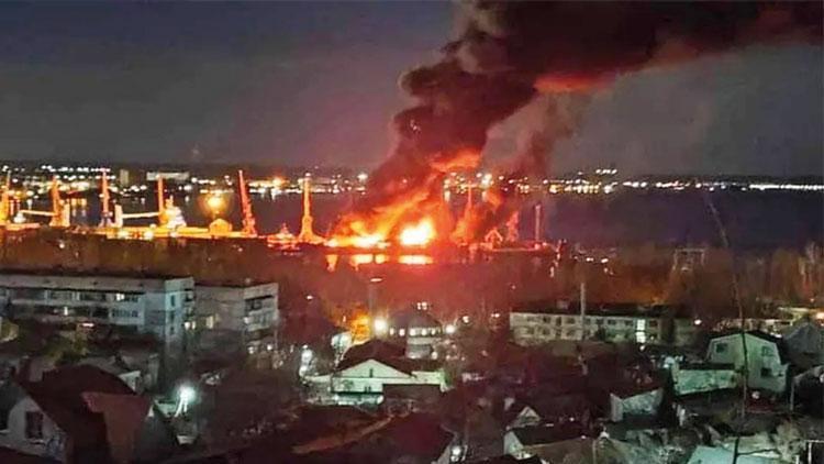 Ukrayna cephesi hareketlendi: Kırım’da Rus gemisini vurdular