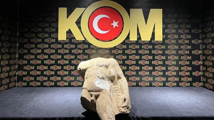 İzmirde operasyon: Roma dönemine ait heykel ele geçirildi Şüpheli Yolda buldum dedi