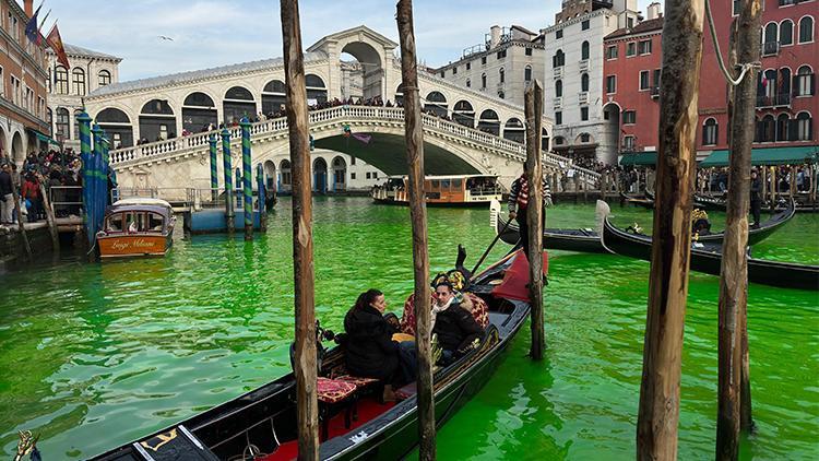 Venedik’ten radikal karar: 25 kişiden fazla olan turist gruplarına yasak