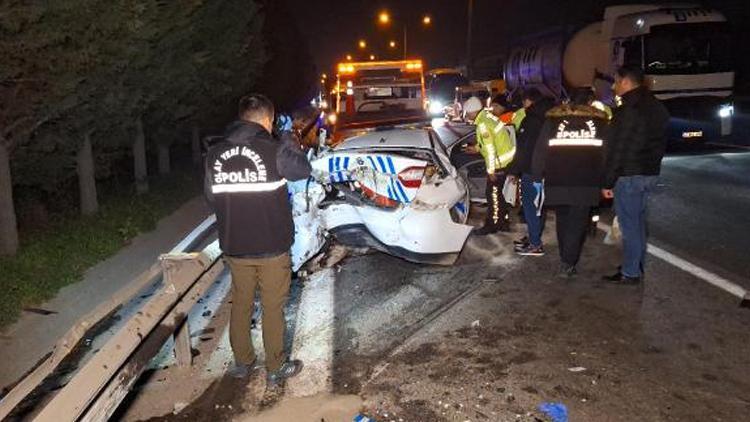 Kaçak göçmenleri taşıyan araç, polis aracına çarptı: 4ü polis 18 yaralı
