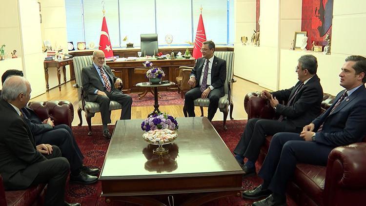 CHP lideri Özel, SP lideri Karamollaoğlu ile görüştü