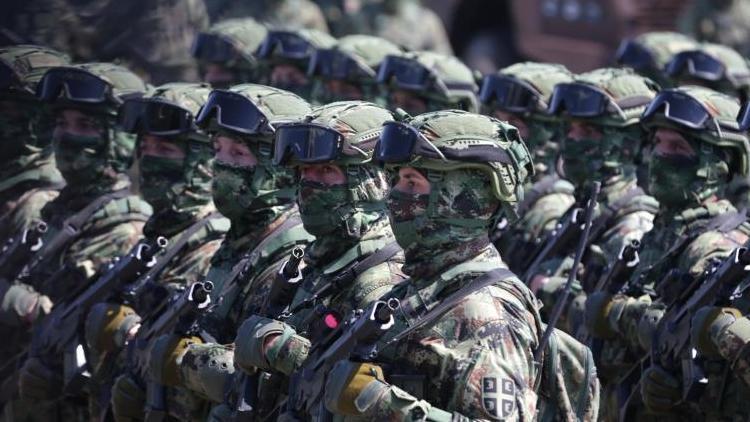 Srbistan'n konutuu teklif: 13 yl sonra askerlik hizmeti yeniden zorunlu olabilir