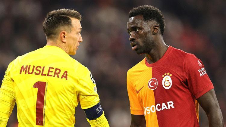 Napoliden Davinson Sanchez hamlesi Galatasaraya fiyat sordular