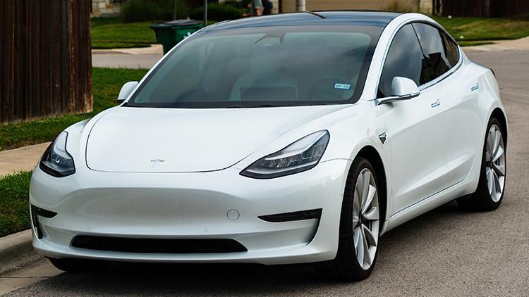 Tesla 1.6 milyon aracını geri çağırdı