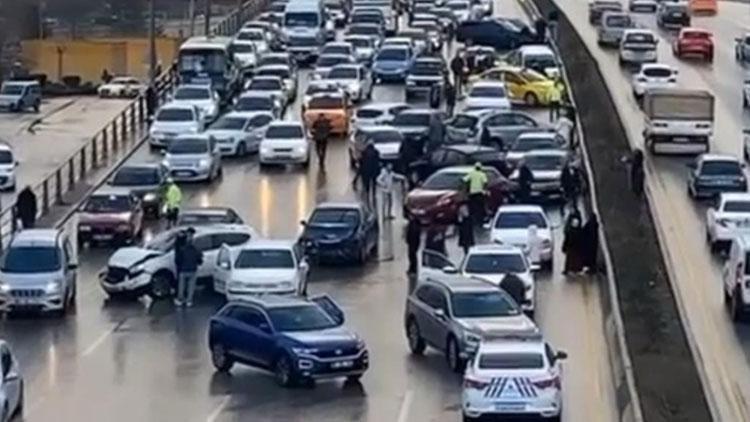 Ankarada 26 aracın karıştığı zincirleme kaza