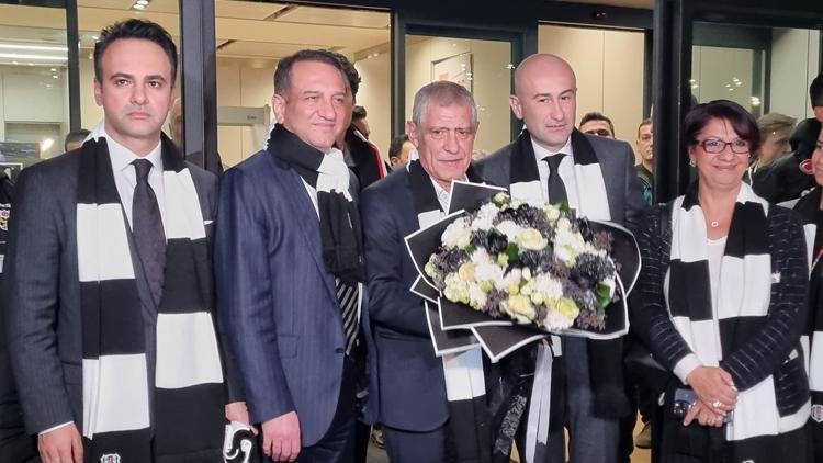 Beşiktaşın yeni hocası Fernando Santos, İstanbula geldi
