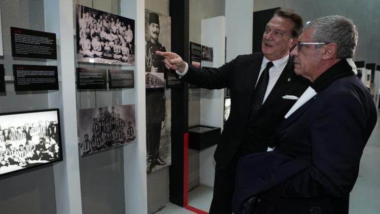 Fernando Santos, Beşiktaş Müzesini gezdi