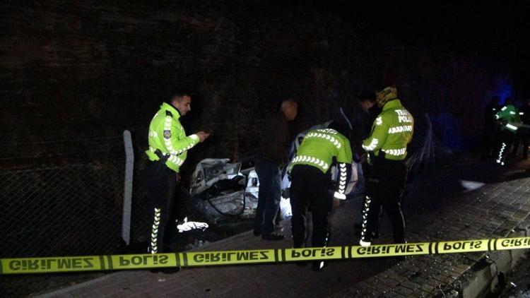Antalya’da feci kaza Alkollü sürücünün kullandığı otomobil takla attı: 2 ölü, 2 yaralı