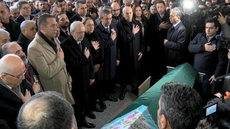 CHP lideri Özgür Özel, Ankara Milletvekili Dinçerin annesinin cenazesine katıldı