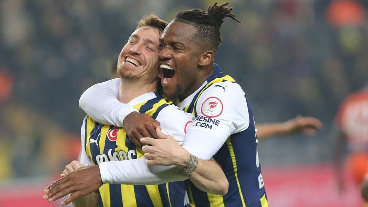 Batshuayiden transfer cevabı: Fenerbahçeye odaklanmış durumdayım