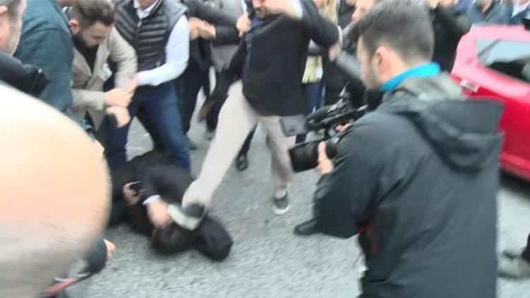 Büyükçekmece Belediyesinde rüşvet operasyonu: Toplanan kalabalık gazetecilere saldırdı